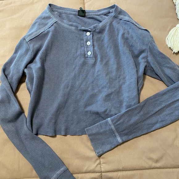 Long Sleeve Crop - Picture 1 of 3